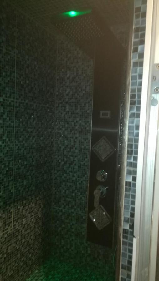 Studette Avec Spa & Jacuzzi Sete Bagian luar foto