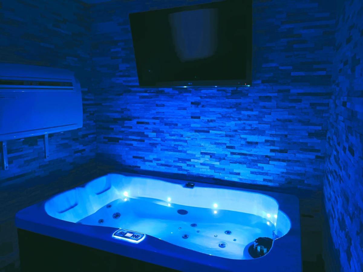 Studette Avec Spa & Jacuzzi Sete Bagian luar foto